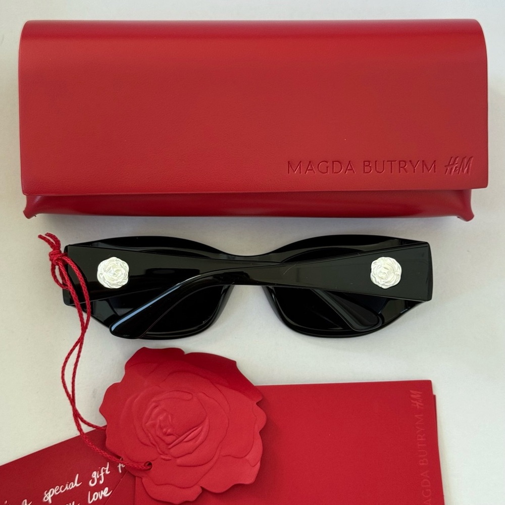 Magda Butrym x H&M Oval Black Sunglasses with Rose Motif. New, never used. - Picture 6 of 15